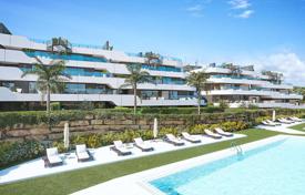 Penthouse with 3 bedrooms, private solarium and sea views in Estepona for 599,000 €
