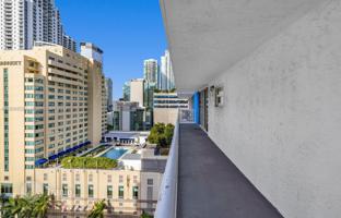 2-bedroom apartments in condo 103 m² in Miami for $900,000