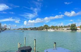 Condo – Miami Beach, Florida, USA for $395,000