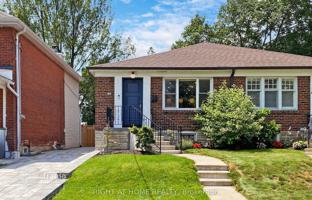 7-bedroom townhouse in East York for C$1,786,000