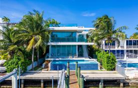 Villa – Miami Beach, Florida, USA for $7,900,000