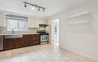 11-bedroom house in Etobicoke for C$1,804,000
