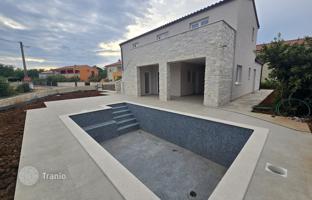 4-bedroom house 176 m² in Malinska for 698,000 €