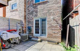 6-bedroom townhouse in Old Toronto for C$1,329,000