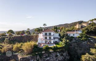 3-bedroom villa 257 m² in Estepona for 890,000 €