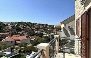 3-bedroom apartment 91 m² in Splitska for 330,000 €