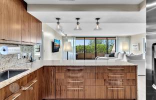 2-bedroom apartments in condo 168 m² in Miami for $525,000