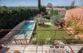 Villa – L'Isle-sur-la-Sorgue, Provence - Alpes - Cote d'Azur, France for 1,100,000 €