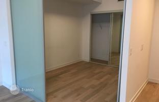 6-bedroom apartment in Lake Shore Boulevard West for C$931,000