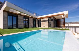 3-bedroom villa 213 m² in Polop for 570,000 €