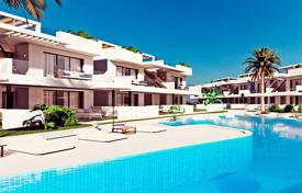 Frontline golf apartments with sea views in Finestrat for 300,000 €
