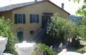 Two-storey villa with a lush garden in Fiesole, Tuscany, Italy for 1,300,000 €