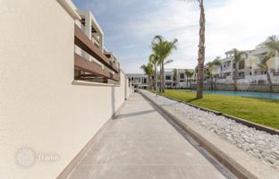 2-bedroom cottage 63 m² in Torrevieja for 285,000 €