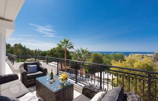 5-bedroom cottage 260 m² in Coral Bay for 1,500,000 €