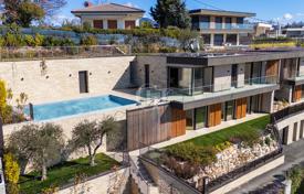 New villa with a swimming pool overlooking Lake Garda in Cavaion Veronese, Italy for 2,150,000 €