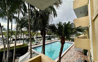1-bedroom apartments in condo 67 m² in North Miami for $275,000