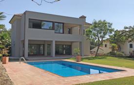 A 2 storey villa situated in a quiet crescent offering lovely south facing views to golf course for 1,150,000 €