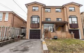 Terraced house – North York, Toronto, Ontario,  Canada for C$1,061,000