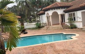 Townhome – Hialeah, Florida, USA for $1,899,000