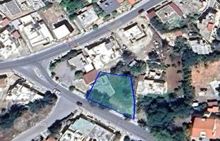 Land plot 610 m² in Konia for 450,000 €