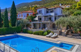 Three-level house with a pool and panoramic views in Corinth, Peloponnese, Greece for 580,000 €