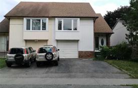 Terraced house – Scarborough, Toronto, Ontario,  Canada for C$1,019,000