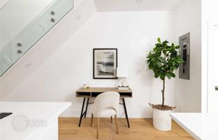 9-bedroom townhouse in Perth Avenue for C$2,248,000