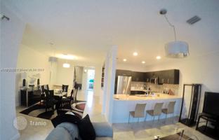 3-bedroom house 218 m² in Doral for $715,000