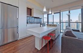 Apartment – Charles Street East, Old Toronto, Toronto,  Ontario,   Canada for C$825,000
