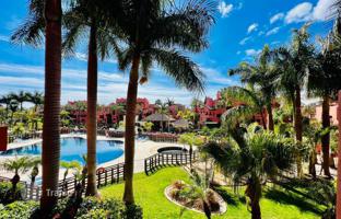 Three-bedroom penthouse on the seafront in Marbella, Malaga, Spain for 535,000 €