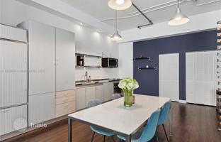Condo 102 m² in Miami Beach for $515,000