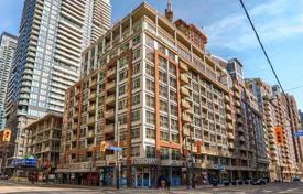 Apartment – Wellington Street West, Old Toronto, Toronto,  Ontario,   Canada for C$896,000