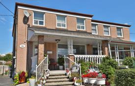 Terraced house – North York, Toronto, Ontario,  Canada for C$1,004,000