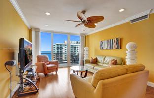 2-bedroom apartments in condo 96 m² in Miami Beach for $600,000