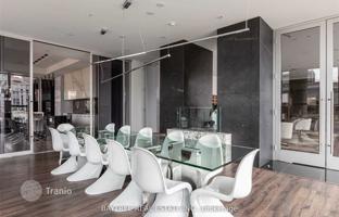 3-bedroom apartment in Adelaide Street West for C$871,000