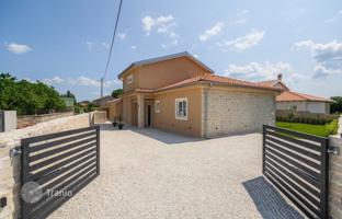3-room house 186 m² in Kanfanar for 695,000 €