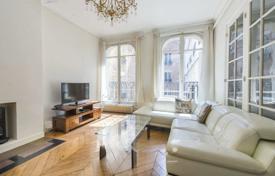 Magnificent four-room apartment on the Ile Saint-Louis in Paris, France for 1,510,000 €