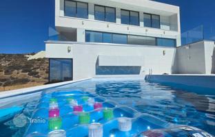 A new luxury villa in Limassol's most expensive area, offering stunning sea views and close to 5***** hotels. The villa is ready. for 6,000,000 €