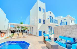 2-bedroom villa in Agia Triada for 315,000 €