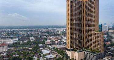 High-riser residence with swimming pools and a picturesque view, Bangkok, Thailand