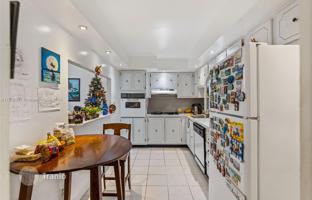 1-bedroom apartments in condo 93 m² in Collins Avenue for $350,000