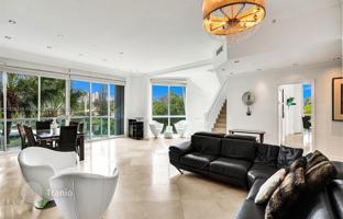 4-bedroom apartments in condo 323 m² in Collins Avenue for $2,160,000
