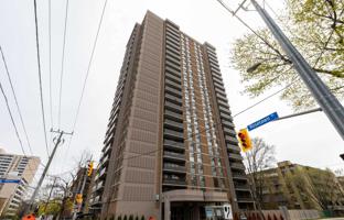 2-bedroom apartment in York for C$836,000