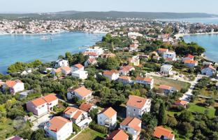 Land plot 2,178 m² in Sukošan for 1,450,000 €