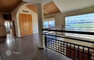4-bedroom cottage 324 m² in Strovolos for 552,000 €