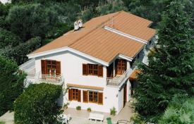 Three-storey villa with a large garden, in the city center, Massa Lubrense, Italy for 850,000 €