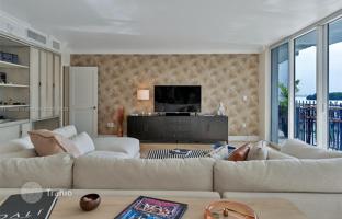 2-bedroom apartments in condo 140 m² in Miami for $550,000