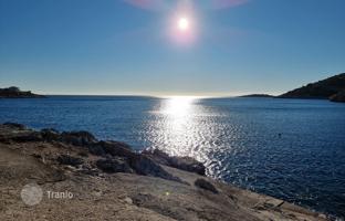 Land plot 4,060 m² in Sibenik-Knin for 893,000 €