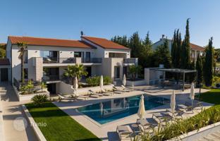 9-bedroom house 683 m² in Porec for 1,999,000 €