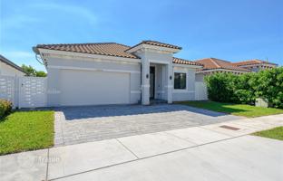 4-bedroom house 251 m² in West End for $905,000